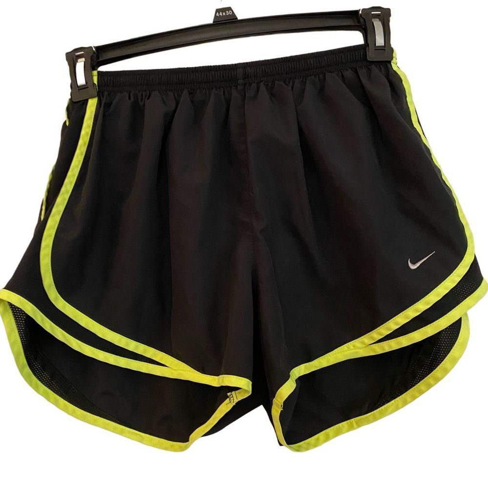 Nike Tempo Shorts L